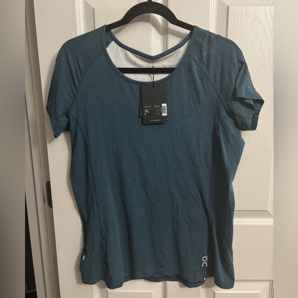 NEW On Running | Comfort T Women’s Navy Blue T-Shirt Sz XL
